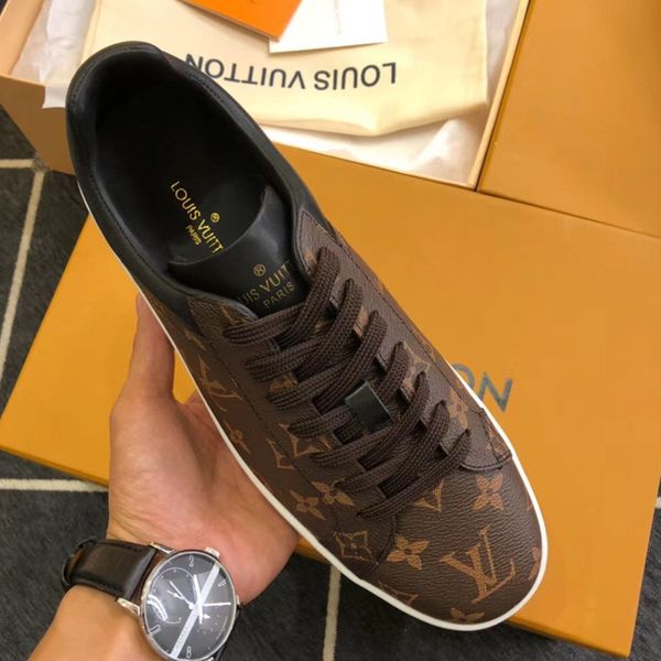 22 men's designer casual sports shoes, fashion brand outdoor casual shoes, trainers. fast delivery in original box packaging, Black
22 men's designer casual sports shoes, fashion brand outdoor casual shoes, trainers. fast delivery in original box packaging, Black