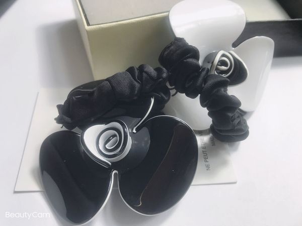 2019 new acrylic c hair ring flower headwear hair rubber bands hand hair rope camellia can be removed jewelry counter gifts 4pcs/lot samcc, Pink
2019 new acrylic c hair ring flower headwear hair rubber bands hand hair rope camellia can be removed jewelry counter gifts 4pcs/lot samcc, Pink