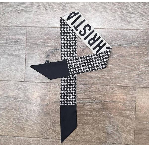 2019 fashion series double print twill small tie bag handle imitation silk scarf silk ribbon headband scarf head scarf 120*7cm, Blue;gray
2019 fashion series double print twill small tie bag handle imitation silk scarf silk ribbon headband scarf head scarf 120*7cm, Blue;gray