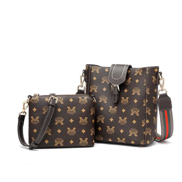 2020 new bucket bag fashion trend european and american son and daughter single shoulder diagonal bag female l9217
2020 new bucket bag fashion trend european and american son and daughter single shoulder diagonal bag female l9217