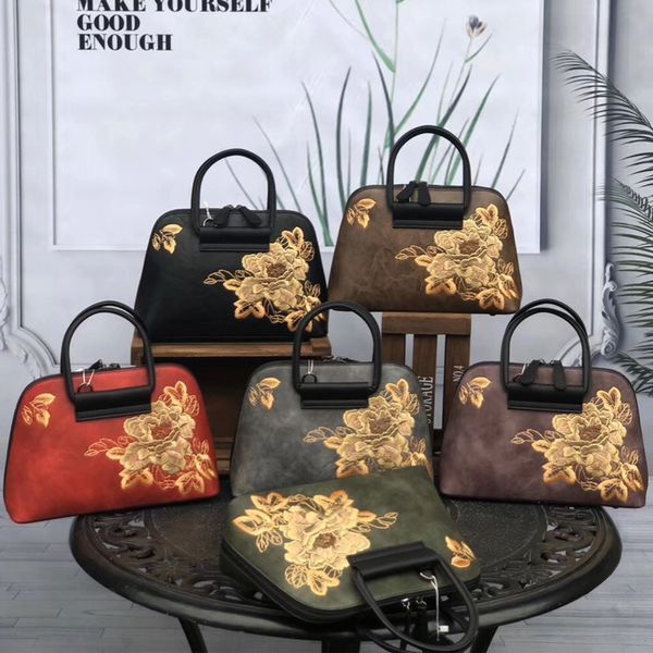 2020 new national style hand hand national cheongsam embroidered mother bag with cheongsam fashion atmospheric women's bag, White
2020 new national style hand hand national cheongsam embroidered mother bag with cheongsam fashion atmospheric women's bag, White