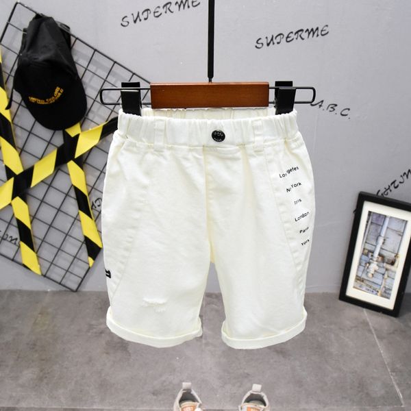 2020 new boy hole white denim and shorts shorts children's baby foreign style letter printing five-point pants tide, Blue
2020 new boy hole white denim and shorts shorts children's baby foreign style letter printing five-point pants tide, Blue