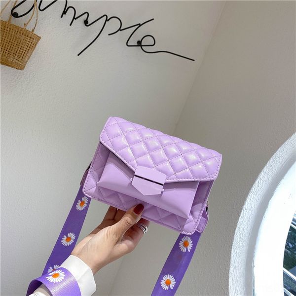 women's postman small square 2020 new messenger fashion korean diamond small square bag solid color wide shoulder strap shoulder bag
women's postman small square 2020 new messenger fashion korean diamond small square bag solid color wide shoulder strap shoulder bag