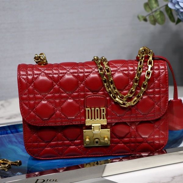 lambskin series 7a high-end quality retro chain bag classic ringer with retro lock elegant and personalized metal detachable chain
lambskin series 7a high-end quality retro chain bag classic ringer with retro lock elegant and personalized metal detachable chain