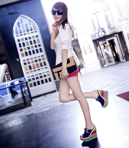 2020 new foreign trade wholesale new high heels platform shoes genuine leather fish mouth slippers color matching rainbow shoes waterproof p, Black
2020 new foreign trade wholesale new high heels platform shoes genuine leather fish mouth slippers color matching rainbow shoes waterproof p, Black