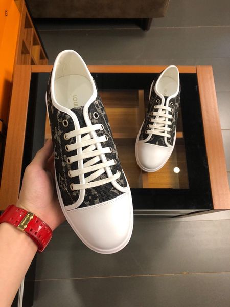 2020-2019e limited edition custom men's casual shoes, fashion wild sports shoes, original packaging shoe box delivery, yardage: 38-44
2020-2019e limited edition custom men's casual shoes, fashion wild sports shoes, original packaging shoe box delivery, yardage: 38-44