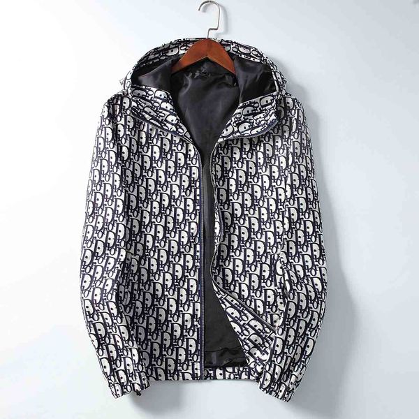 the new 2020 hoodie is a casual bomber jacket for men's outdoor hoodie with masculine features, Black;brown
the new 2020 hoodie is a casual bomber jacket for men's outdoor hoodie with masculine features, Black;brown