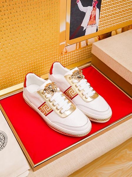 2020d high-end medusa embroidered leather low-lace-up casual shoes, fashionable and versatile outdoor sports shoes, size: 38-451, Black
2020d high-end medusa embroidered leather low-lace-up casual shoes, fashionable and versatile outdoor sports shoes, size: 38-451, Black