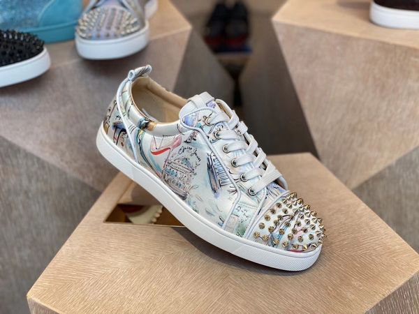 perfect sneakers white graffiti leather low red bottom men's casual shoes studded toe lace-up outdoor sports shoes eu35-47, Black
perfect sneakers white graffiti leather low red bottom men's casual shoes studded toe lace-up outdoor sports shoes eu35-47, Black