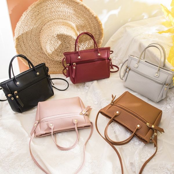 2019 new women's personalized pouch phone zipper small bag casual all-match litchi single shoulder mobile phone bag
2019 new women's personalized pouch phone zipper small bag casual all-match litchi single shoulder mobile phone bag
