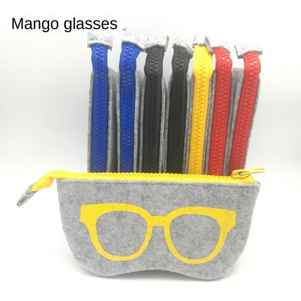 new fashion personalized felt bag matching blanket blanket glasses zipper sun glasses bag, Blue
new fashion personalized felt bag matching blanket blanket glasses zipper sun glasses bag, Blue