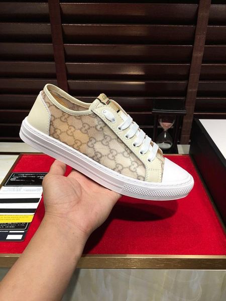 2019i spring and summer new letters flat white shoes, trend wild sports shoes, leather lace-up shoes, original box packaging: 38-44, Black
2019i spring and summer new letters flat white shoes, trend wild sports shoes, leather lace-up shoes, original box packaging: 38-44, Black
