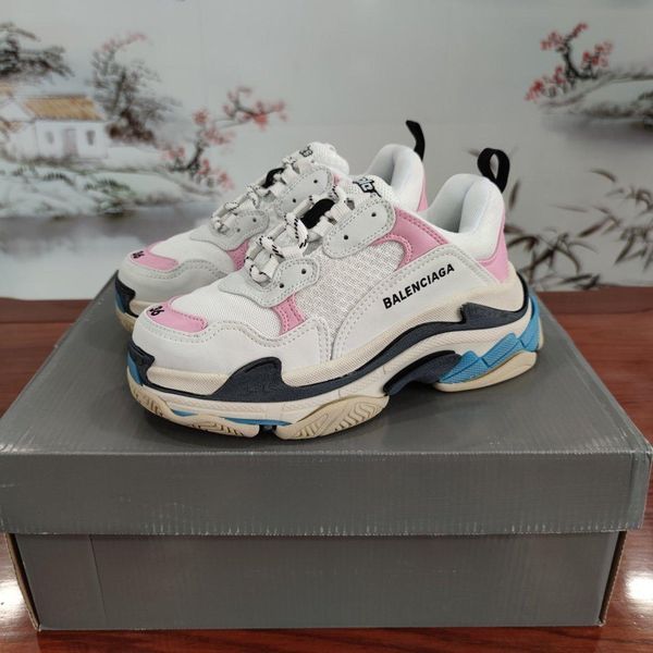 2020fm designer to create casual and comfortable all-match sports shoes, travel shoes outsole non-slip design with original box delivery, Black
2020fm designer to create casual and comfortable all-match sports shoes, travel shoes outsole non-slip design with original box delivery, Black