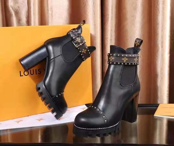 2020r winter luxury women's casual fashion high-heeled casual shoes, outdoor leisure travel shoes, with original box delivery, Black
2020r winter luxury women's casual fashion high-heeled casual shoes, outdoor leisure travel shoes, with original box delivery, Black