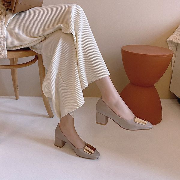 2020 autumn new thick heel square head shallow mouth four seasons shoes leather large size semi-high heeled women's shoes, Black
2020 autumn new thick heel square head shallow mouth four seasons shoes leather large size semi-high heeled women's shoes, Black