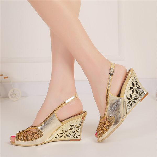 летний новый стилет peep toe высокий каблук rhinestone пряжка сандалии корейский женский прохладный сандалии w0029, Black
летний новый стилет peep toe высокий каблук rhinestone пряжка сандалии корейский женский прохладный сандалии w0029, Black