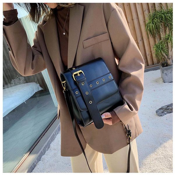 solid color retro flip ladies shoulder bag ins girl fashion belt luxury handbag ladies bag designer messenger bag
solid color retro flip ladies shoulder bag ins girl fashion belt luxury handbag ladies bag designer messenger bag