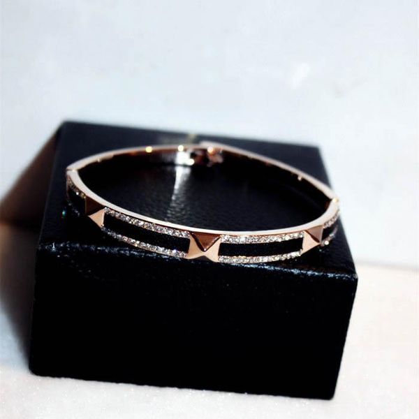 european and american fashion phnom penh set diamond temperament bracelet bracelet plating gold color female
european and american fashion phnom penh set diamond temperament bracelet bracelet plating gold color female