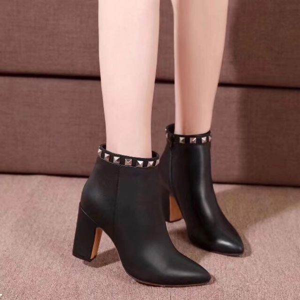 2020j autumn and winter new thick-soled female british wind martin boots fashion wild color matching short boots, original box packaging
2020j autumn and winter new thick-soled female british wind martin boots fashion wild color matching short boots, original box packaging