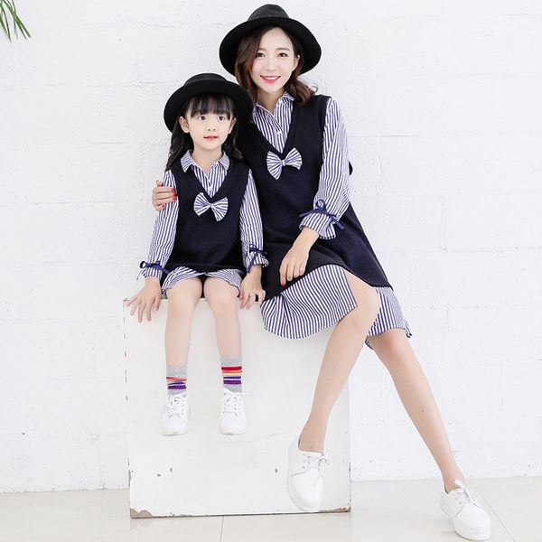 2020 spring and autumn new parent-child two-piece suit female and female, Blue
2020 spring and autumn new parent-child two-piece suit female and female, Blue