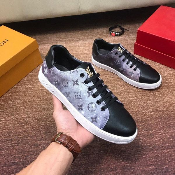 2020g luxury design leather letter low-lace-up casual men's shoes, fashionable wild outdoor sports shoes, size: 38-451, Black
2020g luxury design leather letter low-lace-up casual men's shoes, fashionable wild outdoor sports shoes, size: 38-451, Black