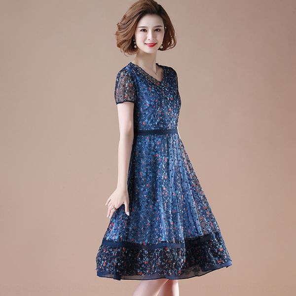middle-aged mom women's summer 40-year-old 50 clothing dress pleated skirt western style new floral dress mother's day clothes, Black;gray
middle-aged mom women's summer 40-year-old 50 clothing dress pleated skirt western style new floral dress mother's day clothes, Black;gray