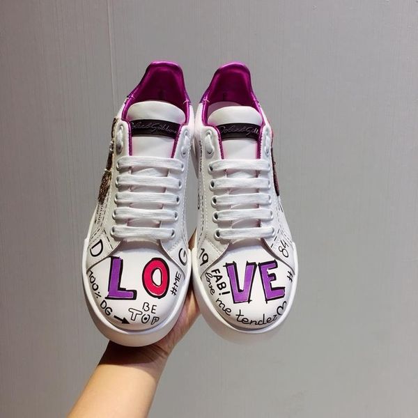 2020y new trend embroidered leather casual shoes outdoor men and women casual sports shoes fashion graffiti wild couple shoes, yards 35-451, Black
2020y new trend embroidered leather casual shoes outdoor men and women casual sports shoes fashion graffiti wild couple shoes, yards 35-451, Black