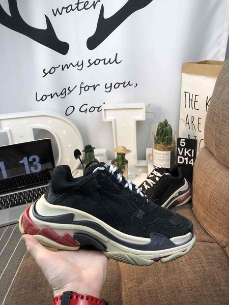 2020 european and american fashion triple s comfortable, breathable, non-slip wear-resistant men's and women's shoes 767855659760h, Black
2020 european and american fashion triple s comfortable, breathable, non-slip wear-resistant men's and women's shoes 767855659760h, Black