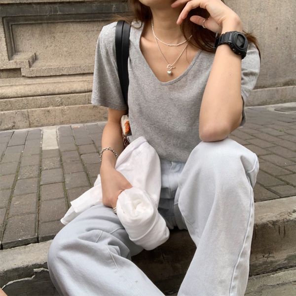 the new south korean summer 2020 v-neck short sleeve foundation plain color cover base t-shirt women's wear, White
the new south korean summer 2020 v-neck short sleeve foundation plain color cover base t-shirt women's wear, White