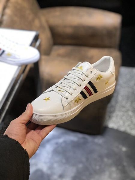 2020q high-quality leather bee embroidery low-casual men's tide shoes, fashionable wild breathable sports running shoes, size: 38-4, Black 
2020q high-quality leather bee embroidery low-casual men's tide shoes, fashionable wild breathable sports running shoes, size: 38-4, Black
