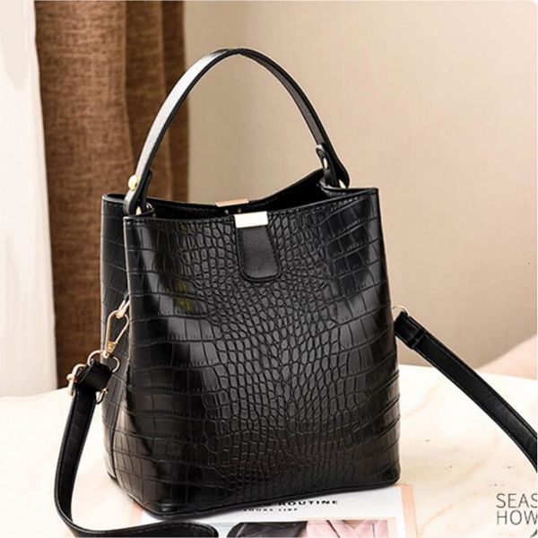 women handbag shoulder bags tote purse pu alligator leather ladies messenger bag casual ladies large bolsos bolsa feminina
women handbag shoulder bags tote purse pu alligator leather ladies messenger bag casual ladies large bolsos bolsa feminina
