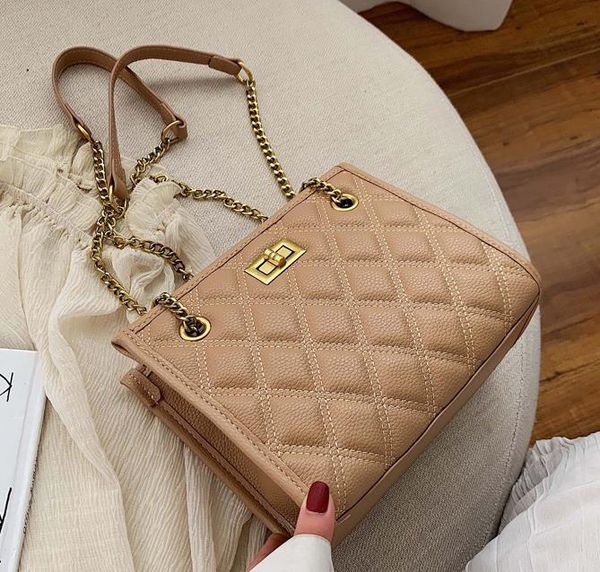 designer bags women 2020 popular bags fashion small fragrance style shoulder messenger diamond chain bag ready to ship
designer bags women 2020 popular bags fashion small fragrance style shoulder messenger diamond chain bag ready to ship