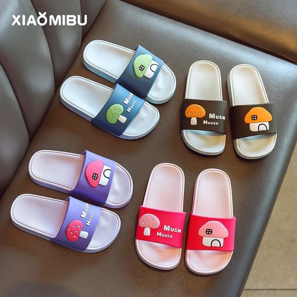 children' home sandals and slippers 2020 new cute cartoon girl sandals boys' anti-skid soft slippers, Black;grey
children' home sandals and slippers 2020 new cute cartoon girl sandals boys' anti-skid soft slippers, Black;grey