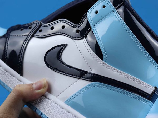 1 retro high unc patent 1s basketball shoes with obsidian blue chill white cd0461-401 schuhe women sneakers mens designer casual
1 retro high unc patent 1s basketball shoes with obsidian blue chill white cd0461-401 schuhe women sneakers mens designer casual