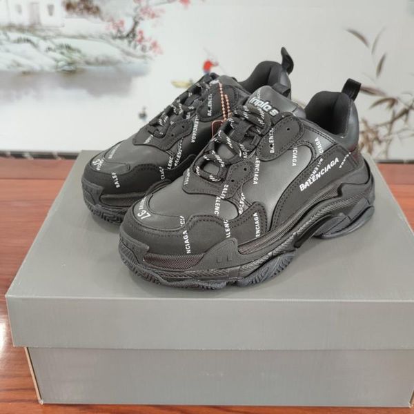 375designer to create casual and comfortable all-match sports shoes, travel shoes outsole non-slip design with original box delivery, Black
375designer to create casual and comfortable all-match sports shoes, travel shoes outsole non-slip design with original box delivery, Black