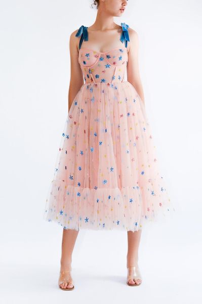 2020 pink women star applique mesh dress summer strapless midi women party dress sleeveless casual a-line dresses high street vestidos, Black;gray
2020 pink women star applique mesh dress summer strapless midi women party dress sleeveless casual a-line dresses high street vestidos, Black;gray