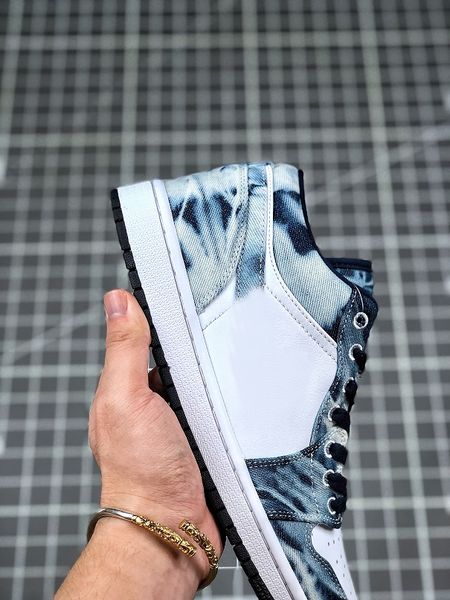 new 1 low washed denim basketball shoes wholesale denim fading washing athletics outdoor casual shoes sport sneakers mens womens trainers s
new 1 low washed denim basketball shoes wholesale denim fading washing athletics outdoor casual shoes sport sneakers mens womens trainers s