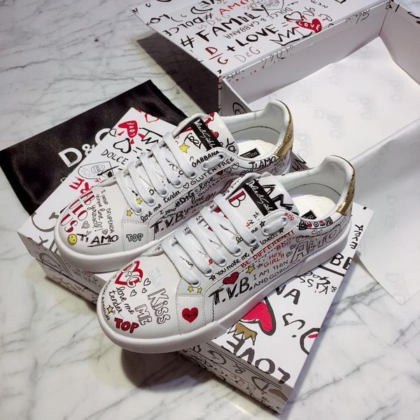 2020z new embroidered graffiti leather casual shoes outdoor men and women sports shoes fashion wild couple shoes, size 35-451, Black
2020z new embroidered graffiti leather casual shoes outdoor men and women sports shoes fashion wild couple shoes, size 35-451, Black