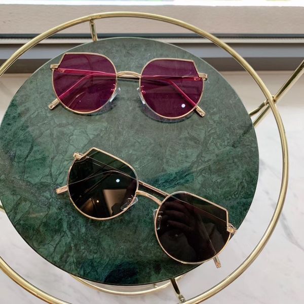 li yifeng parent-child sun 2019 new sunglasses cat's eye gm children's sun glasses irregular metal sunglasses, Blue
li yifeng parent-child sun 2019 new sunglasses cat's eye gm children's sun glasses irregular metal sunglasses, Blue