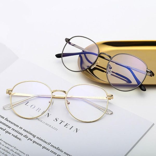 anti-radiation non-degree anti-blue light glasses flat glasses retro round frame, White;black
anti-radiation non-degree anti-blue light glasses flat glasses retro round frame, White;black