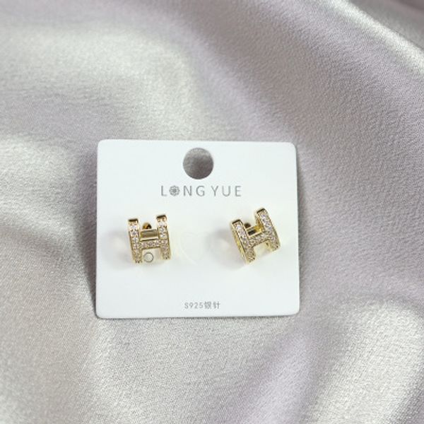 new european and american style personality letter earrings selling micro inlaid sparkling zircon small fragrance earrings, Golden;silver
new european and american style personality letter earrings selling micro inlaid sparkling zircon small fragrance earrings, Golden;silver