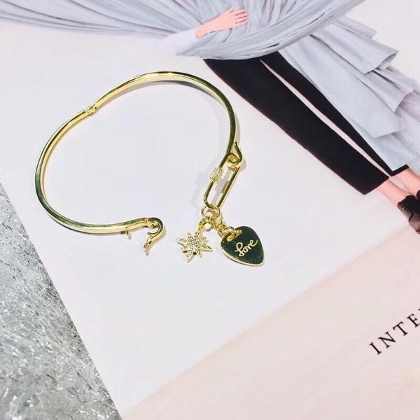 women's bracelet 2019 silver set with 18k gold european and american fashion big trend strawberry type character bracelet, Black
women's bracelet 2019 silver set with 18k gold european and american fashion big trend strawberry type character bracelet, Black