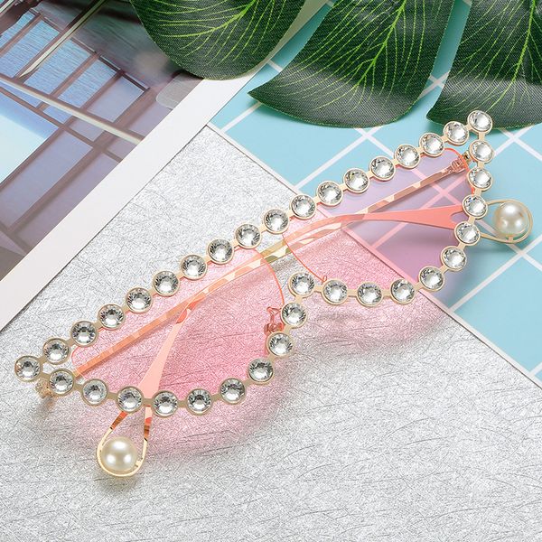 2020 brand pearl woman sunglasses luxury female cat eye frame diamond sunglasses with rainstone semicircular shape eyeweear, White;black
2020 brand pearl woman sunglasses luxury female cat eye frame diamond sunglasses with rainstone semicircular shape eyeweear, White;black