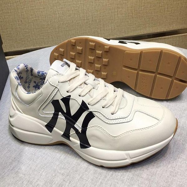 new fast delivery herren sportschuhe mens rhyton sneaker with print mens shoes lace -up causal men shoes autumn and winter fashion sneakers, Black 
new fast delivery herren sportschuhe mens rhyton sneaker with print mens shoes lace -up causal men shoes autumn and winter fashion sneakers, Black
