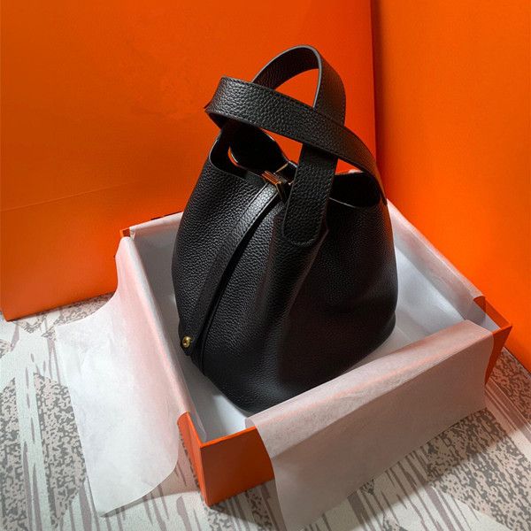 2020 new solid color vegetable basket bag layer cowhide bucket bag single shoulder portable bag
2020 new solid color vegetable basket bag layer cowhide bucket bag single shoulder portable bag
