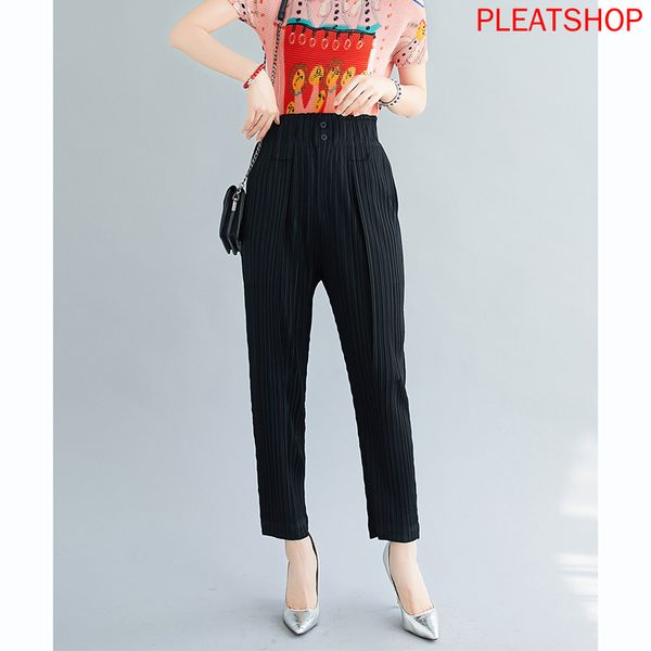 miyake pleated ultra-high waist women's pants summer 2020 new large size slimming capri-pants all-match thin casual baggy pants, Black;white
miyake pleated ultra-high waist women's pants summer 2020 new large size slimming capri-pants all-match thin casual baggy pants, Black;white