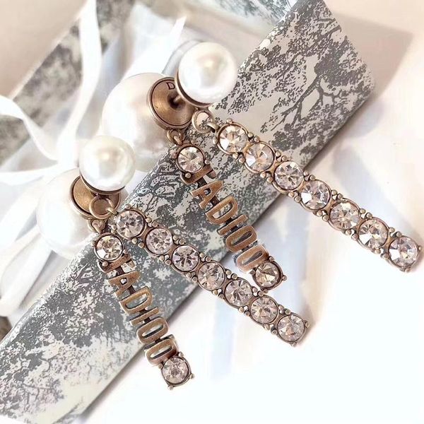 c1792 pearl ears fashion fringe classic letter earrings with s925 silver needle women's exquisite zircon earrings, Golden;silver
c1792 pearl ears fashion fringe classic letter earrings with s925 silver needle women's exquisite zircon earrings, Golden;silver