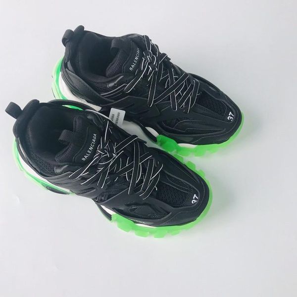 20209 designer to create casual and comfortable all-match sports shoes, travel shoes outsole non-slip design with original box delivery, Black
20209 designer to create casual and comfortable all-match sports shoes, travel shoes outsole non-slip design with original box delivery, Black