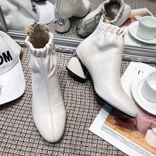 2020q high-end custom ladies wild boots high heels winter thick with martin boots british style new single boots, size: 36-40
2020q high-end custom ladies wild boots high heels winter thick with martin boots british style new single boots, size: 36-40