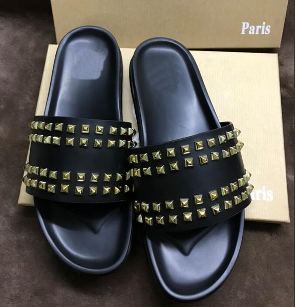 2020 designer luxury men's and women's sandals comfortable rivet sandals slippers beach house slippers, Black
2020 designer luxury men's and women's sandals comfortable rivet sandals slippers beach house slippers, Black